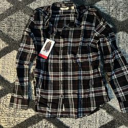 New Women’s Shirt Medium 