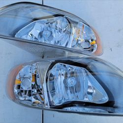 01-07 Chrysler Town And Country Dodge Caravan 01-03 Voyager Headlights Luces Micas Calaveras Faros Faroles Focos Headlamps 