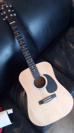 Pignose acoustic guitar in excellent condition
