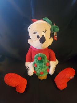 Brand new Disney's Minnie mouse dances back and forth and sings and Christmas tree lights up adorable!