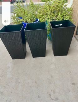 Outsunny Set of 3 Tall Planters, 28" Outdoor Planter w/ Drainage Holes, Faux Wood Plastic Flower Pot