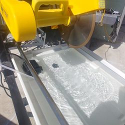 Wet tile saw