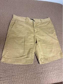 Khaki shorts - 33W