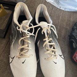 Men’s Nike Football Cleats Size 13