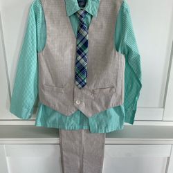 Boys Size 6 Suit 