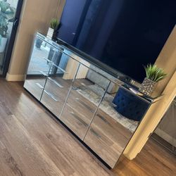 Credenza 