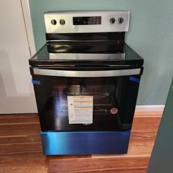 Brand new Whirlpool electric stainless steel stove