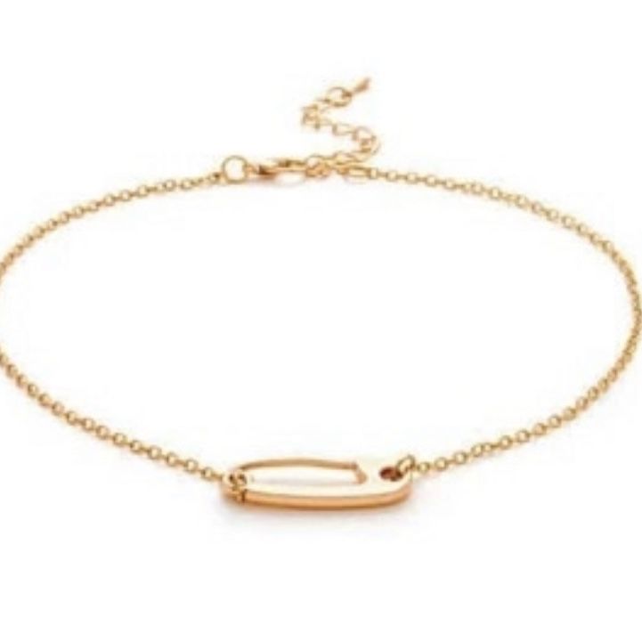 ONE LEFT Beautiful NEW Stylish And Unique Safety Pin Charm Womenβs Fashion Jewelry Choker