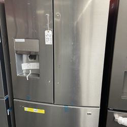 New Scratch And Dent Frigidaire 28 Cu Ft Stainless Steel French Door Fridge. 1 year Warranty 