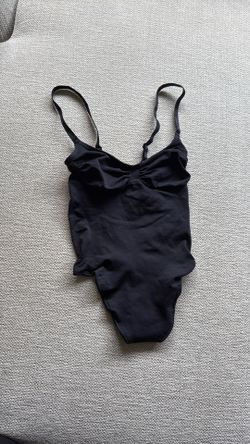 SKIMS BODYSUIT // BRAND NEW