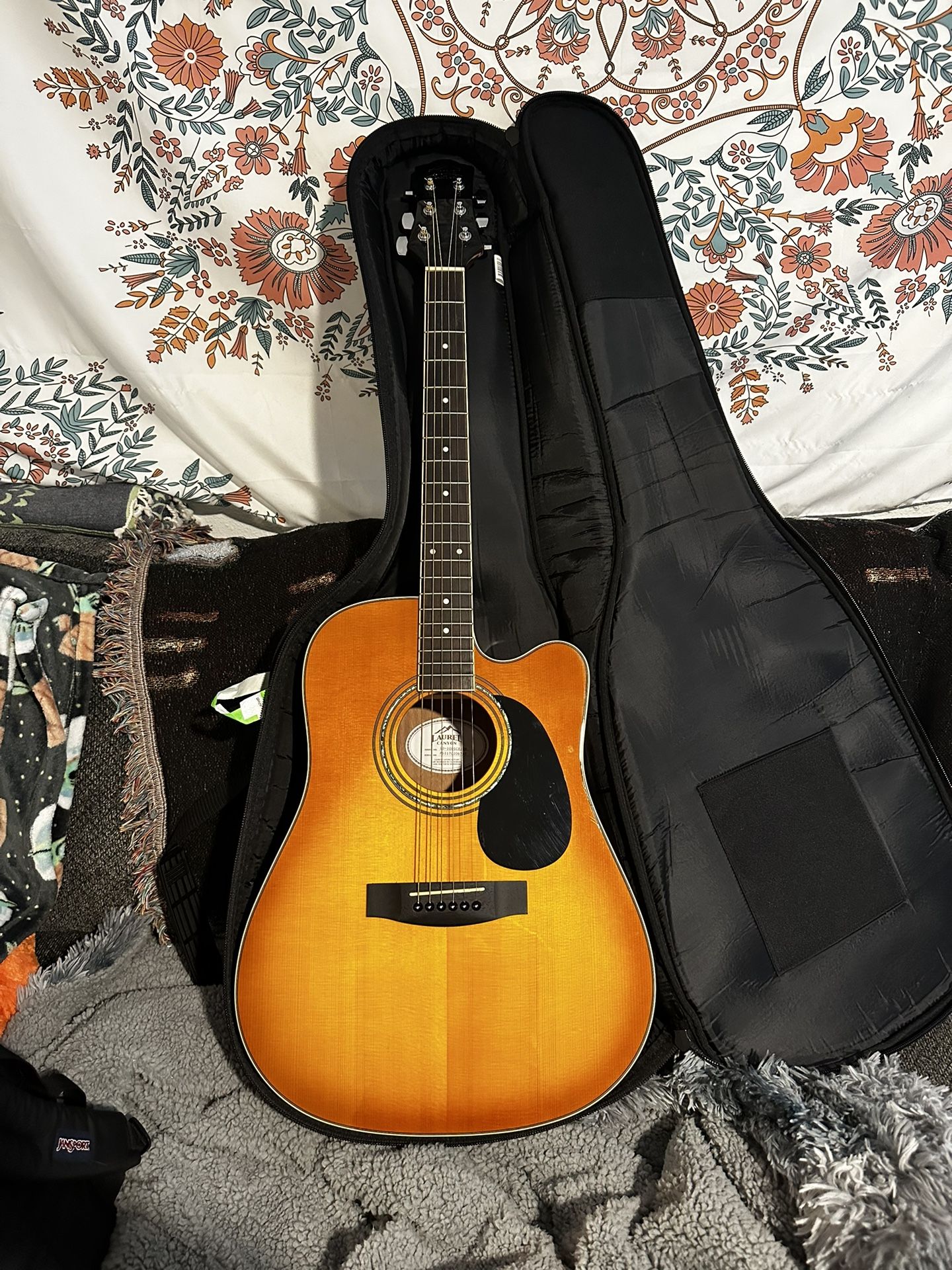 Acoustic Gutair