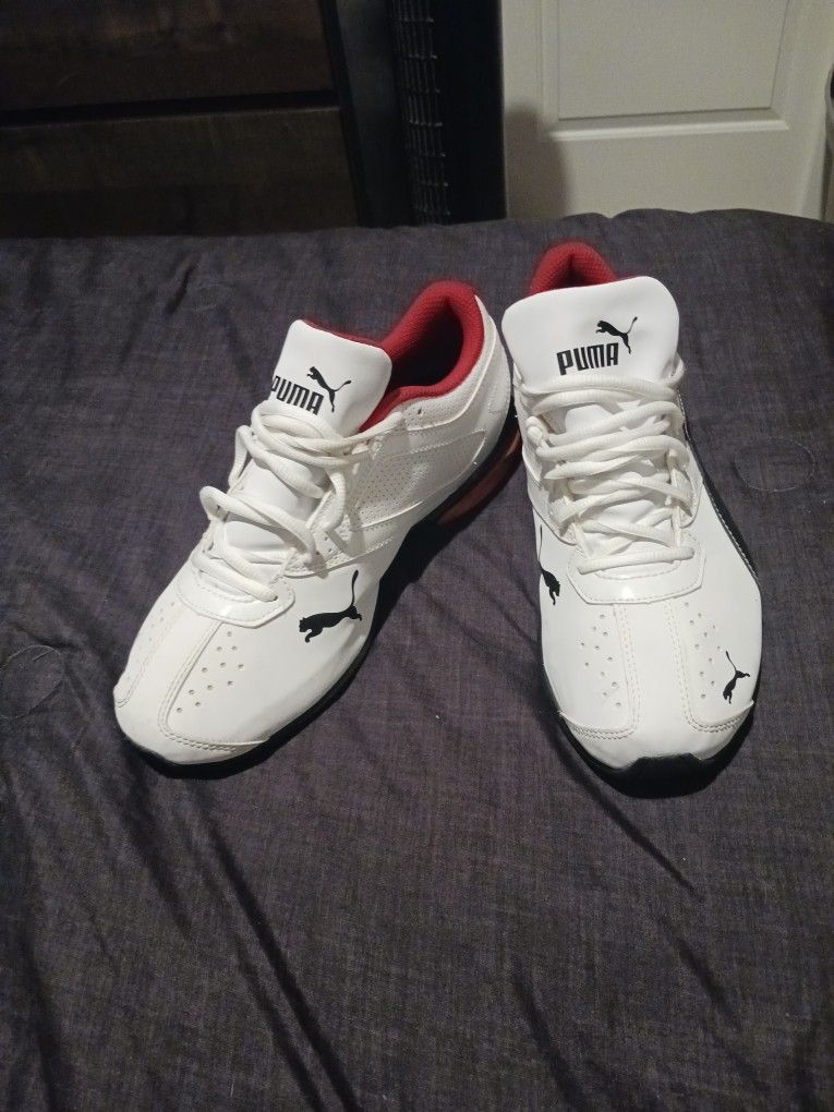 Men Size 9 Puma T-Shoes