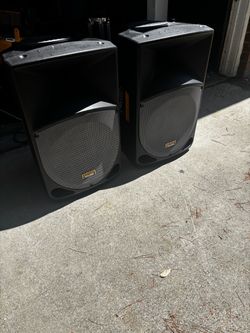 Tapco thump th15 A pair of speakers