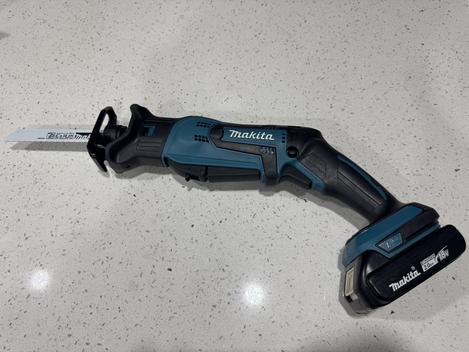 Makita Compact Reciprocating Saw With Battery