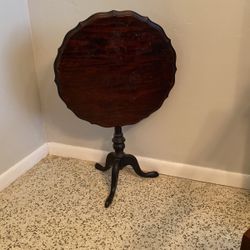 Antique Chippendale Tilt Top Table
