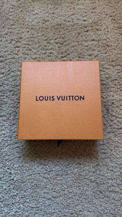 Brand New LV reversible belt 35mm ( price is negotiable)