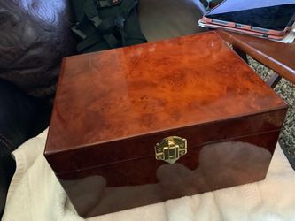 NEW High-gloss wooden keepsake, organizer box,  jewelry box, watch, accessory box