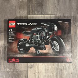 Lego 42155 Technic THE BATMAN - BATCYCLE  - New and Factory Sealed