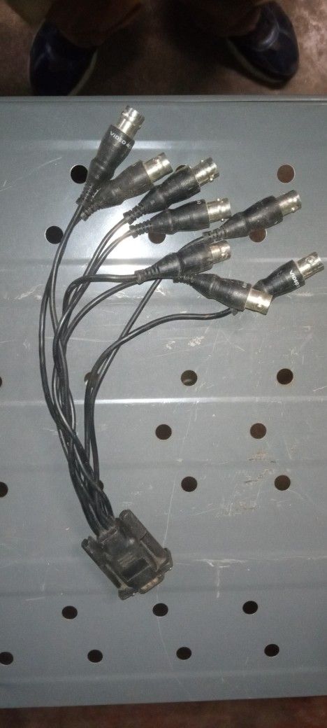 15 Pin Connector 1 To 8 Video