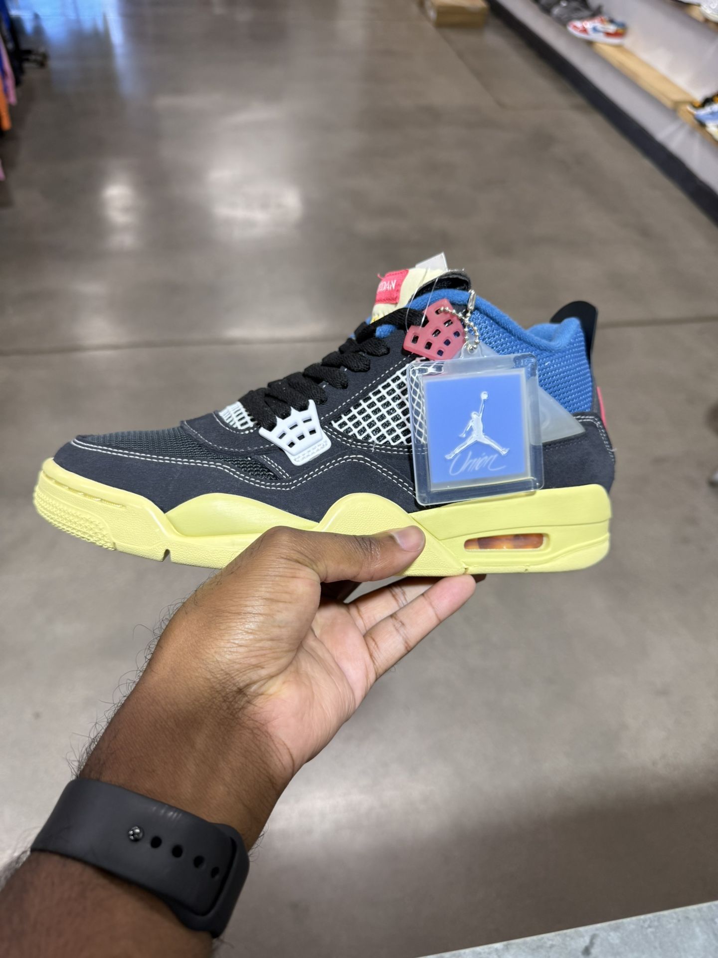 Air Jordan 4 Union Noir 9