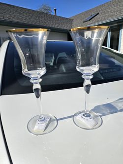 gold rim glasses