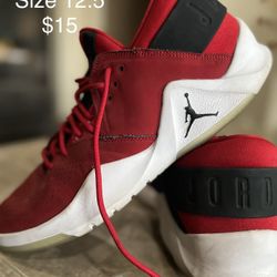 Men’s Athletic Shoes 