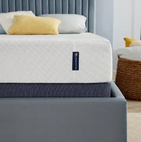 New Queen hybrid set $299 ( Mattress & Box)