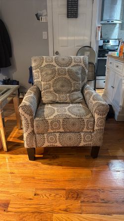 Pattern accent chair $100 or best offer