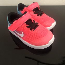 Toddler Girls Nike Sneakers Size 6 NEW