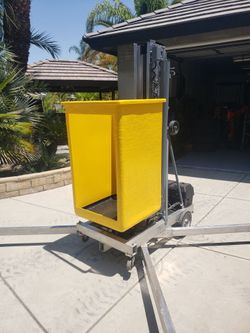 Genie Man Lift 24'