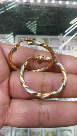 14k italian gold tri color 1 1/2 inch long 2.3 grams