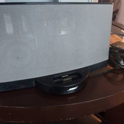 Bose SoundDock Bluetooth Series 2 ...With Aux port