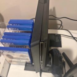 PS4 Slim And Remote 