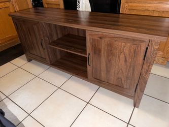 Entertainment center