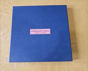 Never worn vineyard vines silk scarf.