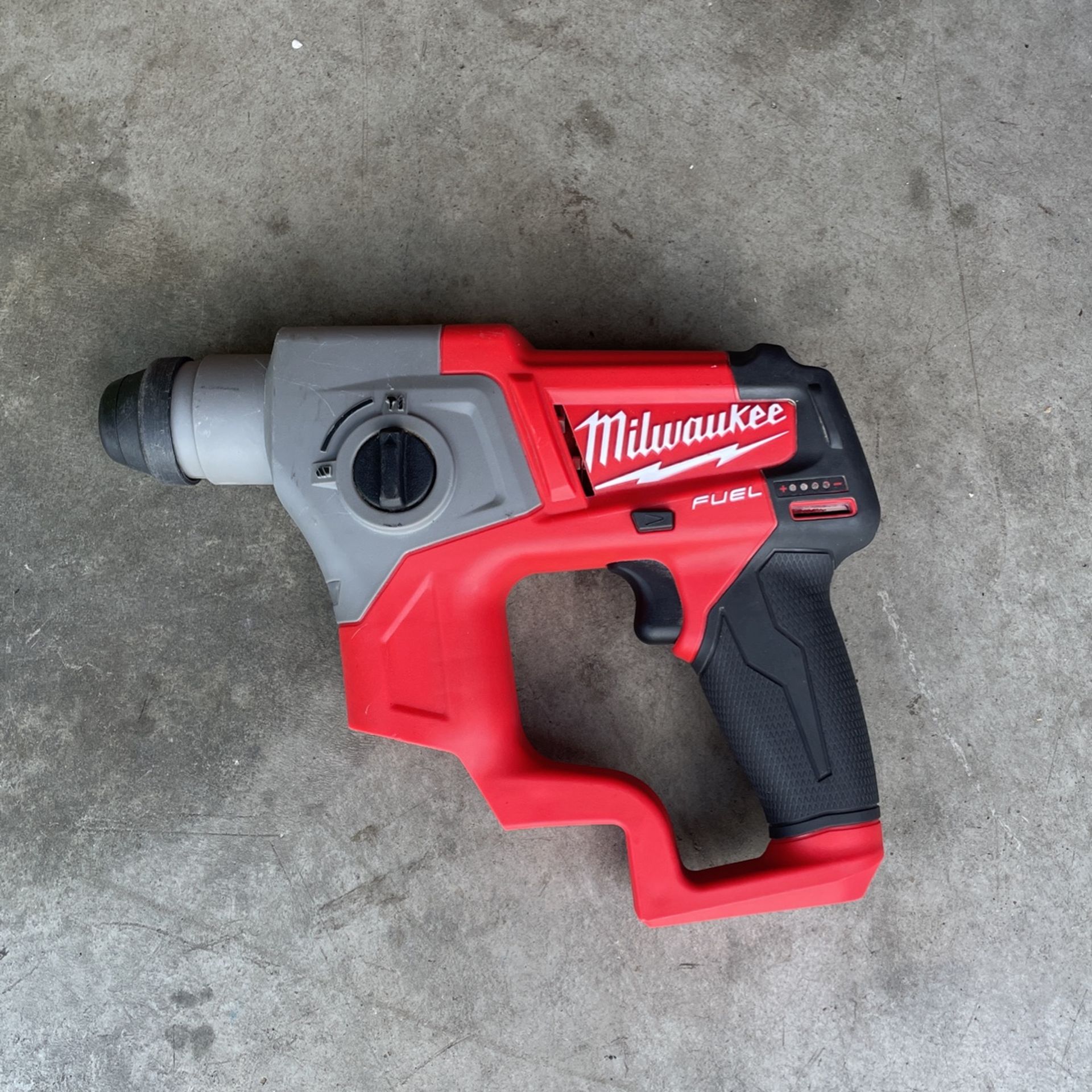 Milwaukee M12 Fuel 5/8” Rotary Hammer