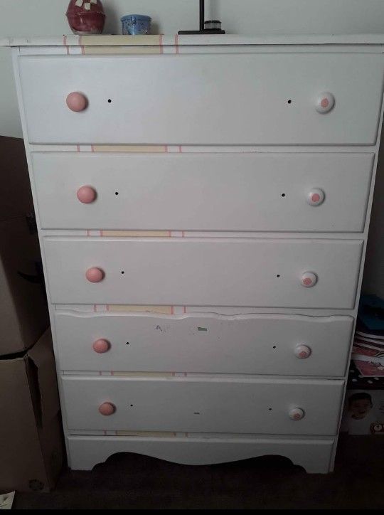5 Drawer Antique Dresser