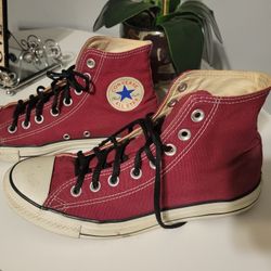 NICE RED CONVERSE TENNIS SHOES #8 (( UNISEX))