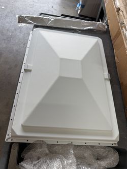 Heng's 58621-C2-ES RV Roof Escape Hatch CUT-OUT 17 3/8” x 24 5/8” White 