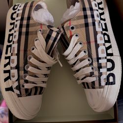 Burberry Lowtop Shoes 
