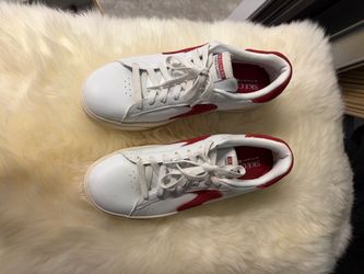 Sketchers size 9