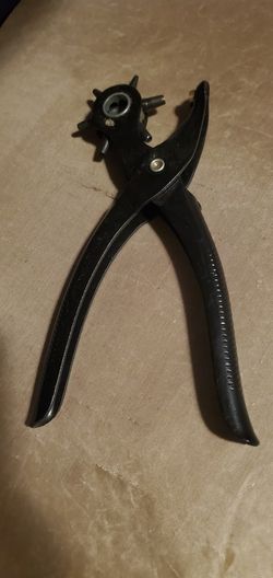 Revolving Punch Pliers