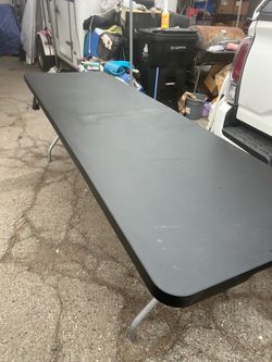 Folding tables