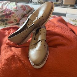 Women lather shoes size 8
