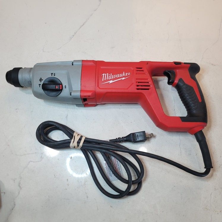 Milwaukee 8 Amp Corded 1 in. SDS D-Handle Rotary Hammer 5262-21