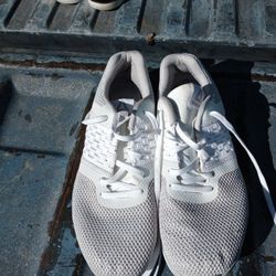 Size 10 Reebok White