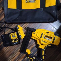 Dewalt 20v Xr 18ga Crown Stapler Kit