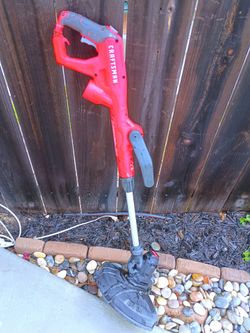 Craftsman Weedwacker 6.5 Amp 14-Inch Corded Electric String Trimmer (Model CMEST913).