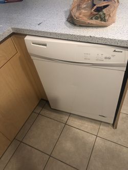 Amana Dishwasher All White - works perfectly