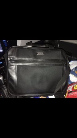 Kenneth Cole Laptop Case Great Condition $25.